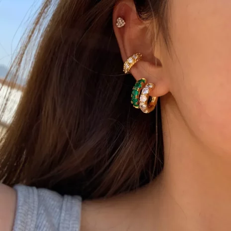 huggie earrings green white_bds