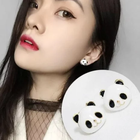 panda earrings model