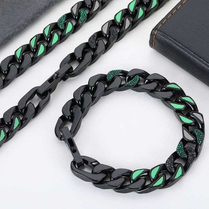 black chain link bracelet