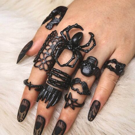 Black Rings for Women: Sleek and Stylish Accessories For Edgy Look