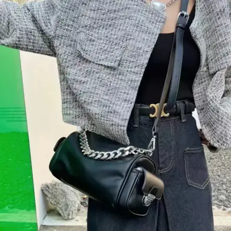 black multi pocket purse