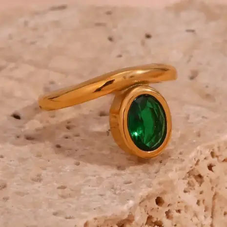 green zircon oval shape ring