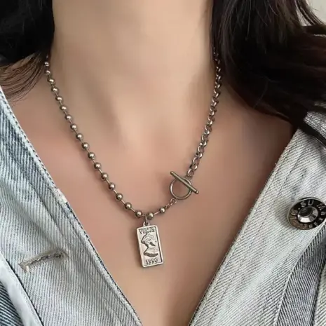 venus silver pendant necklace