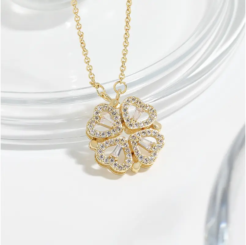 clover leaf necklace in gold bds