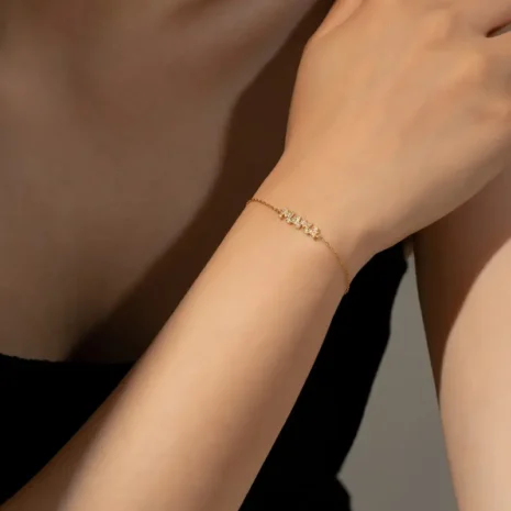 gold mamas bracelet model