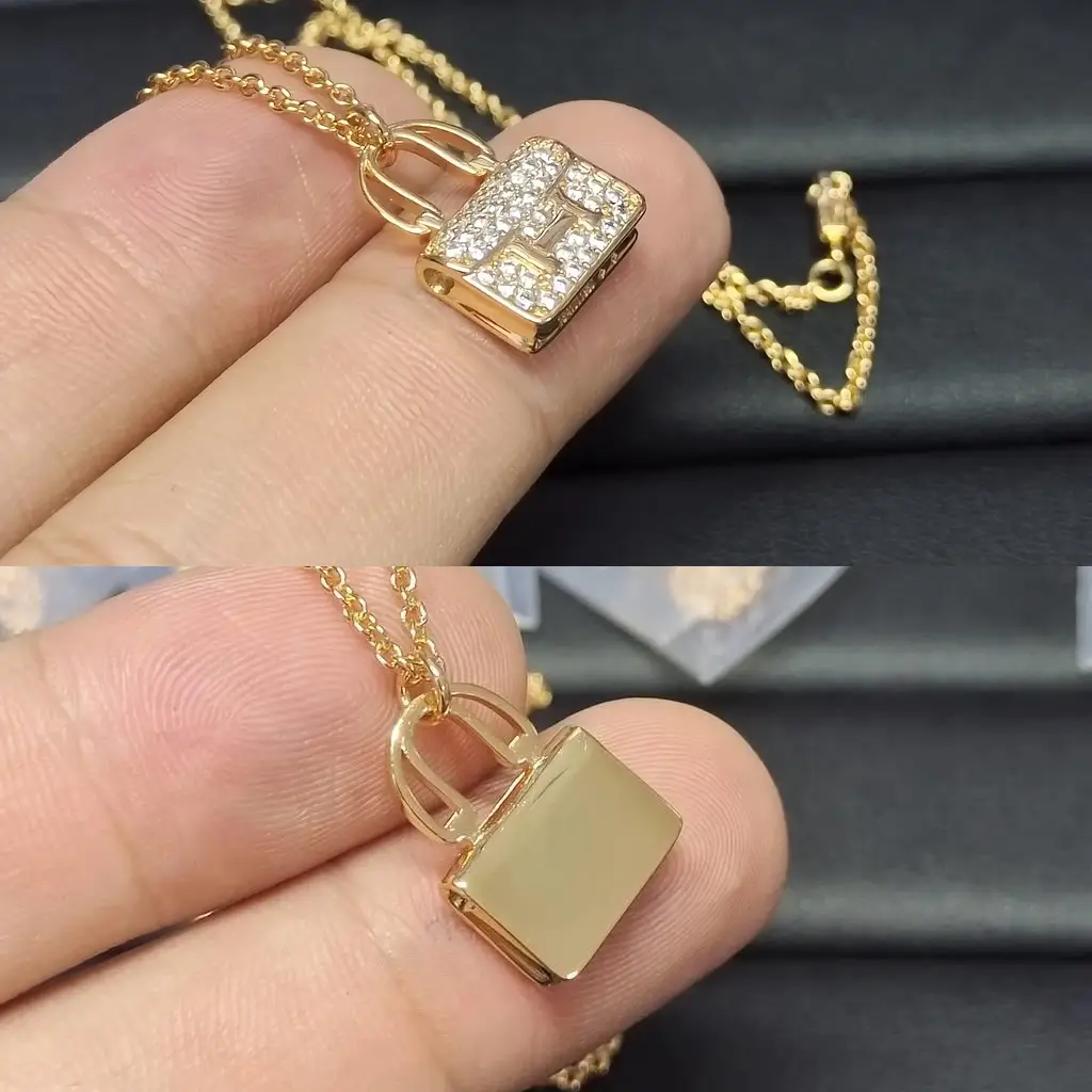 Luxury Pendant Necklace details