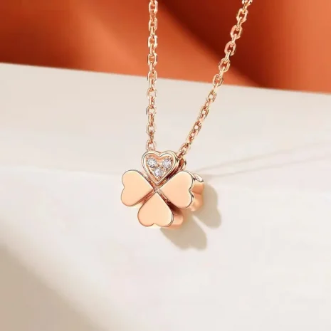 18k Gold clover necklace